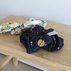 Rouje Navy Floral Loulou Scrunchie
